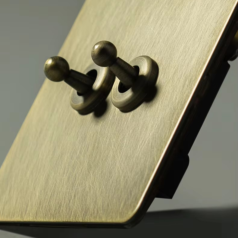 CAMDEN | Bronze Vintage Toggle Switch