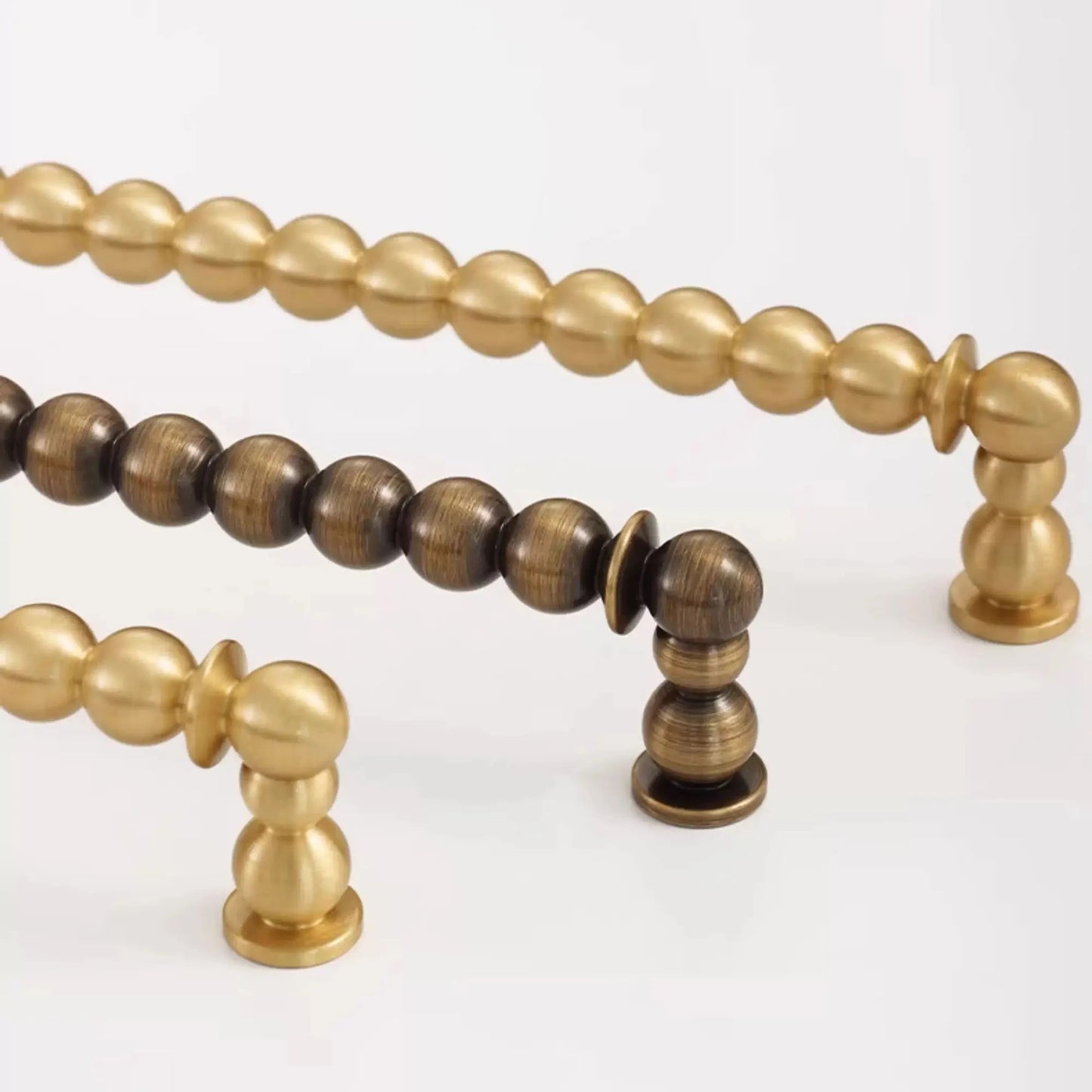 OLLIE | Brass Round Ball Pull Bar