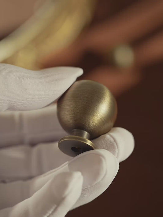 CHAMBERLAIN | Antique Cabinet Knobs