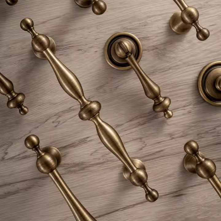 WINDSOR | Antique Brass Pendant Handles