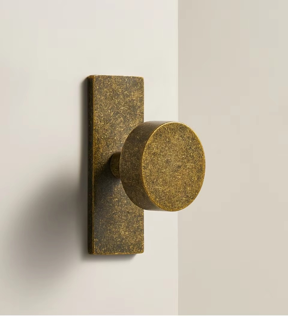 THORNFIELD | Antique Snowflake Bronze Round Knob