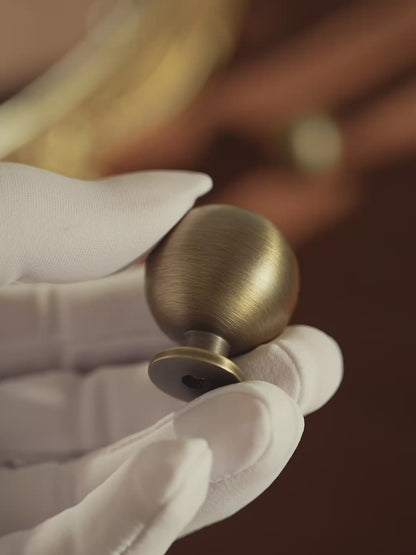 CHAMBERLAIN | Antique Cabinet Knobs